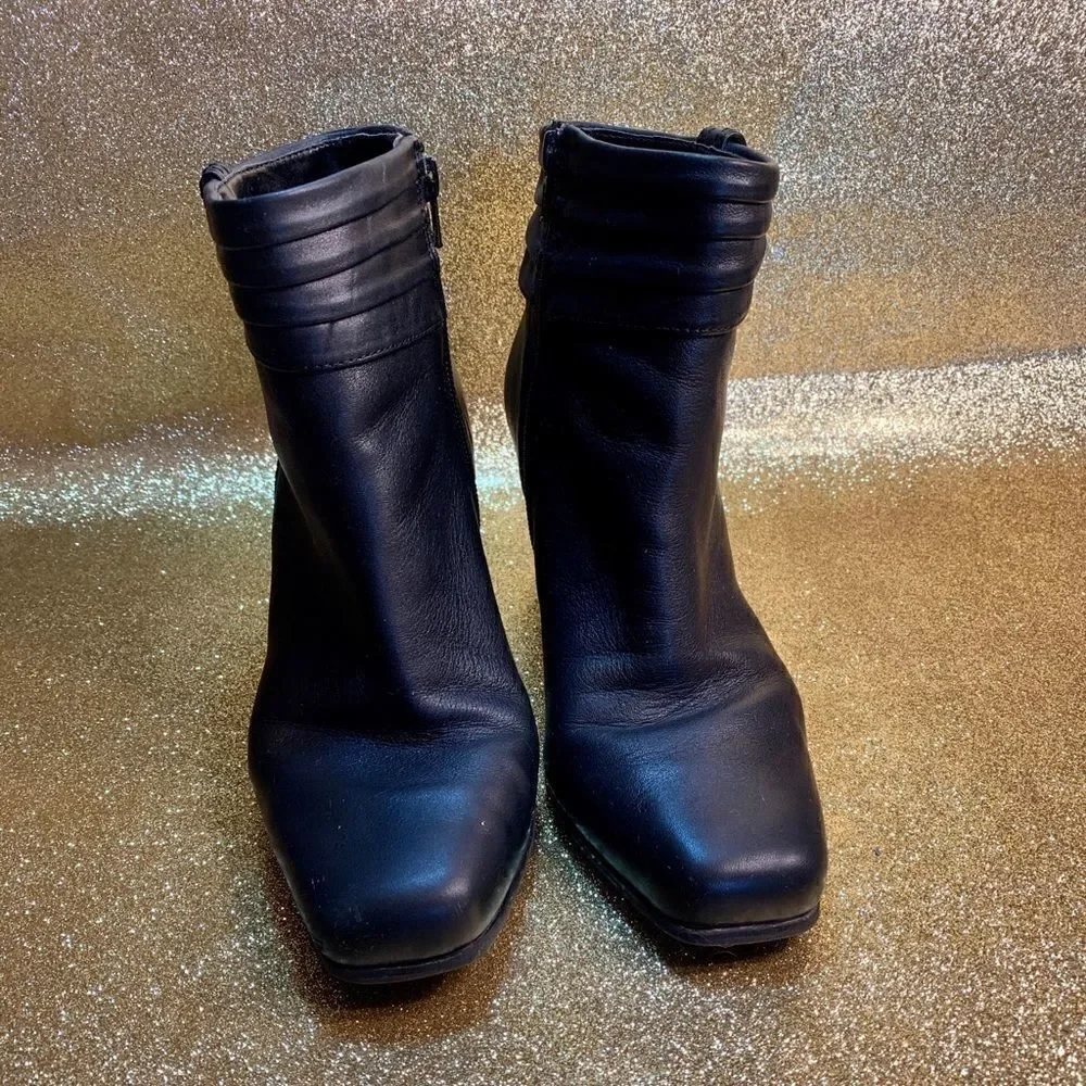 Black Naturalizer 3” Heel Side Zipper Ankle Boot